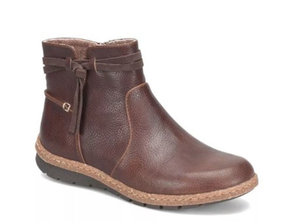 NEW! B.O.C. Addi Women's Ankle Flat Heel Nubuck Booties US 10M Dark Brown